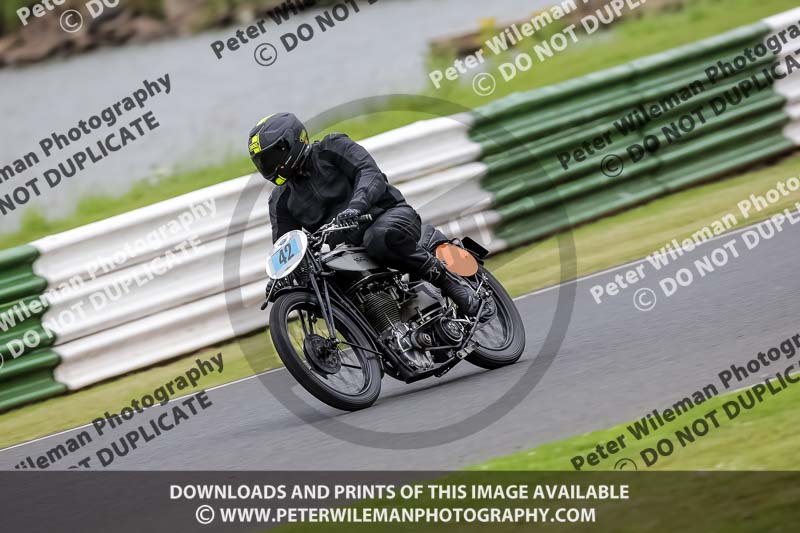 Vintage motorcycle club;eventdigitalimages;mallory park;mallory park trackday photographs;no limits trackdays;peter wileman photography;trackday digital images;trackday photos;vmcc festival 1000 bikes photographs